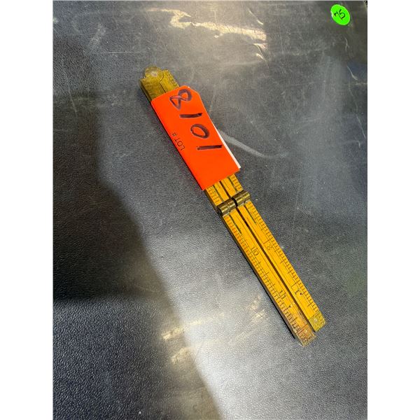 Folding ruler