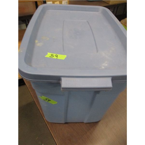 BLUE TOTE & LID C/W BASKETBALL HOOP