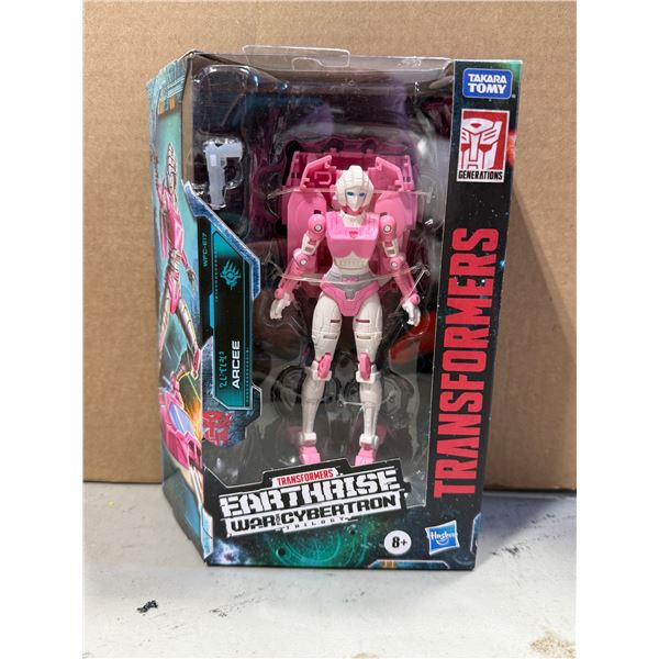 Sealed Transformers War For Cybertron Arcee Action Figure Toy
