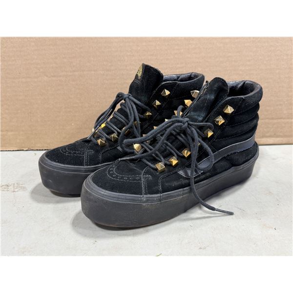 Vans High Top Shoes Size 6.5