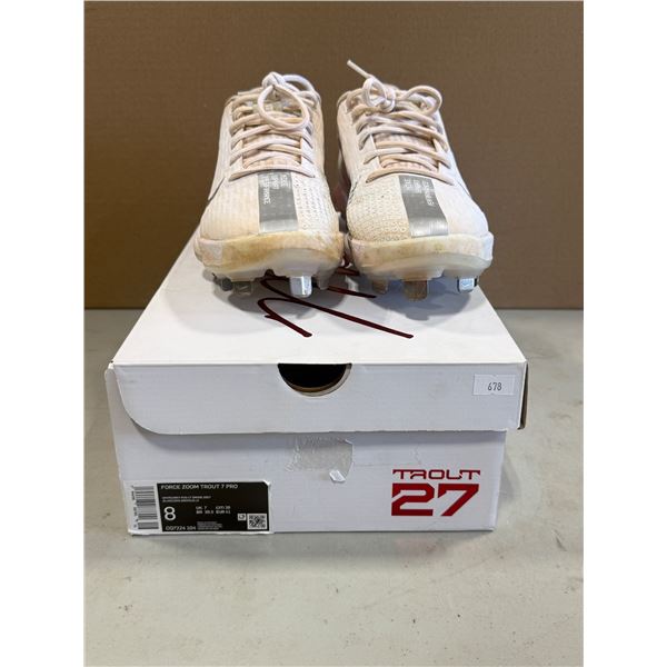 Nike Trout Cleats Size 8