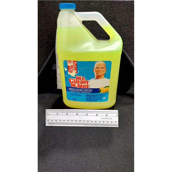 NETTOYANT DÉSINFECTANT MULTISURFACE MR. CLEAN, 3,78 L