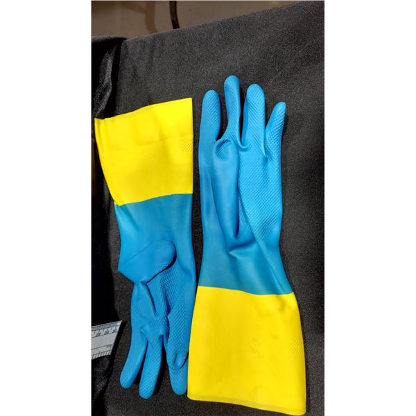 PAIRES DE GANTS EN CAOUTCHOUC, POINTURES 7 À 7 1/2