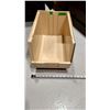 Image 1 : BAC EN PLASTIQUE EMPILABLE, 18 × 11 × 10 PO