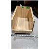 Image 2 : BAC EN PLASTIQUE EMPILABLE, 18 × 11 × 10 PO