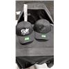 Image 1 : LOT DE 34 CASQUETTES — VOIR PHOTOS