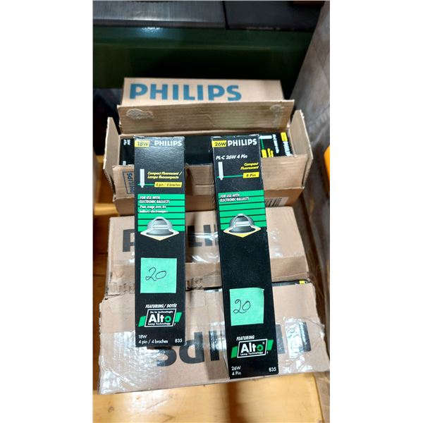 LOT DE 40 LAMPES FLUORESCENTES ASSORTIES