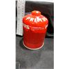 Image 1 : LOT DE 3 PETITES BOUTEILLES DE PROPANE PRIMUS, 450 G