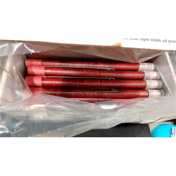 LOT DE 36 FUSÉES D’URGENCE ORION, 4G/Y12.7/S/25