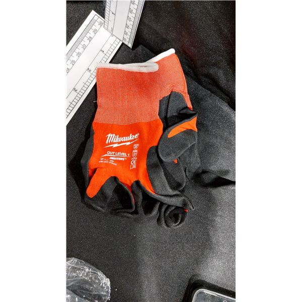 PAIRES DE GANTS MILWAUKEE, NIVEAU DE COUPURE 1, TAILLE 7