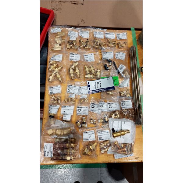 LOT DE PLUS DE 70 RACCORDS EN LAITON ASSORTIS