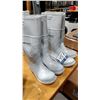 Image 1 : BOTTES EN CAOUTCHOUC DUNLOP À EMBOUT D'ACIER, POINTURE 7 H / 9 F