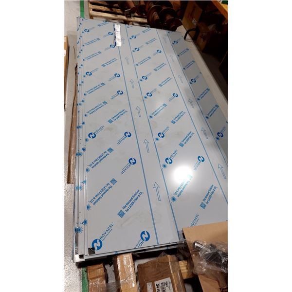 FEUILLES D'ACIER INOXYDABLE, 4 X 8 PI