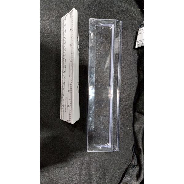 LOT DE 37 PLATEAUX, 15 X 16 PO