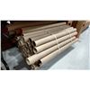 Image 1 : LOT DE PLUS DE 100 CYLINDRES AVEC BOUCHONS, 38 X 2,5 PO