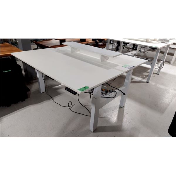 LOT DE 2 TABLES DE TRAVAIL RÉGLABLES ELEC AVEC TABLETTE, 60 X 28 PO, HAUTEUR DE 24 À 48 PO