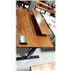 Image 2 : TABLE DE TRAVAIL EN BOIS RÉGLABLE ELECT. AVEC TABLETTE, 60 X 30 PO, HAUTEUR DE 24 À 48 PO