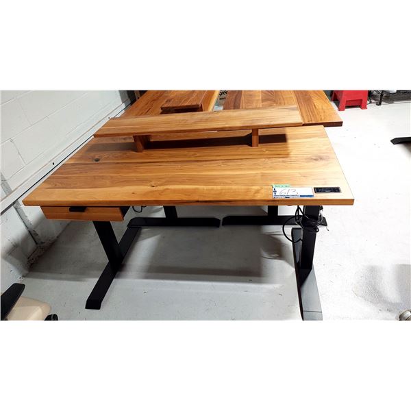 TABLE DE TRAVAIL EN BOIS RÉGLABLE ELECT. AVEC TABLETTE, 60 X 30 PO, HAUTEUR DE 24 À 48 PO