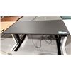 Image 1 : TABLE DE TRAVAIL RÉGLABLE ELECT., 60 X 30 PO, HAUTEUR DE 24 À 48 PO