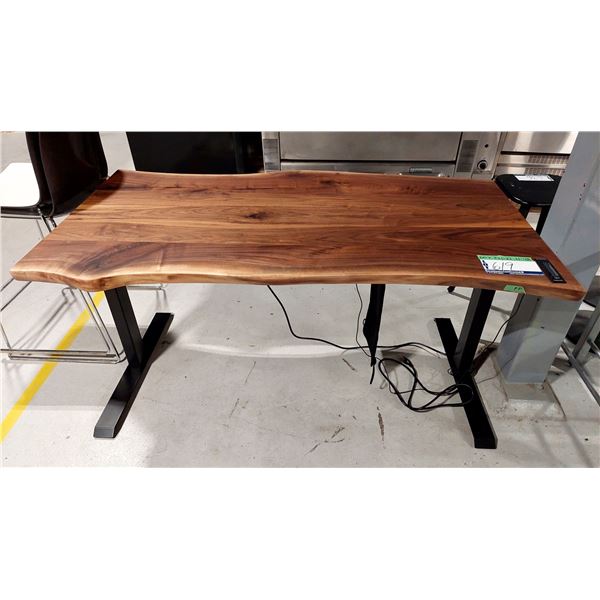 TABLE DE TRAVAIL RÉGLABLE ELECT., 60 X 32 PO, HAUTEUR DE 24 À 48 PO
