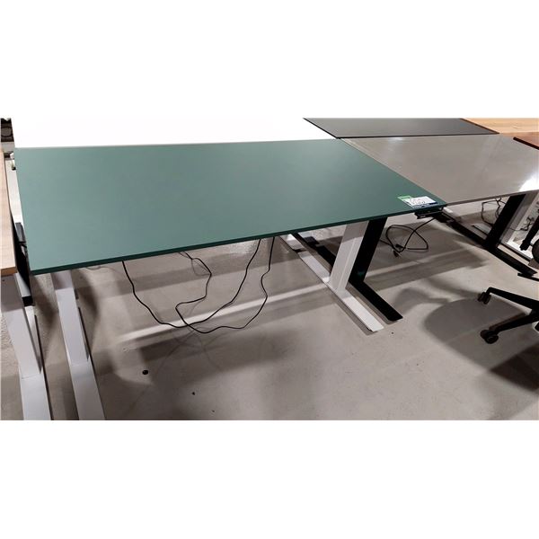TABLE DE TRAVAIL RÉGLABLE ELECT., 60 X 30 PO, HAUTEUR DE 24 À 48 PO