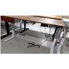 Image 3 : TABLE DE TRAVAIL RÉGLABLE ELECT., 60 X 30 PO, HAUTEUR DE 24 À 48 PO