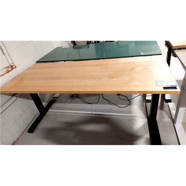 TABLE DE TRAVAIL RÉGLABLE ELECT., 72 X 30 PO, HAUTEUR DE 24 À 48 PO