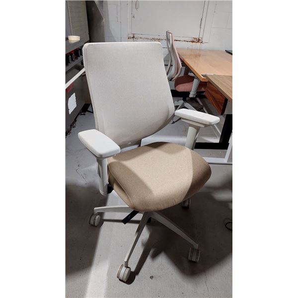 CHAISE DE BUREAU EN TISSU ALLSEATING