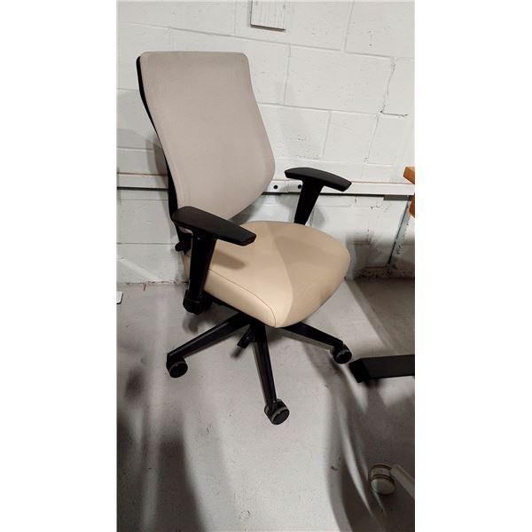 CHAISE DE BUREAU ALLSEATING, ASSISE EN CUIR