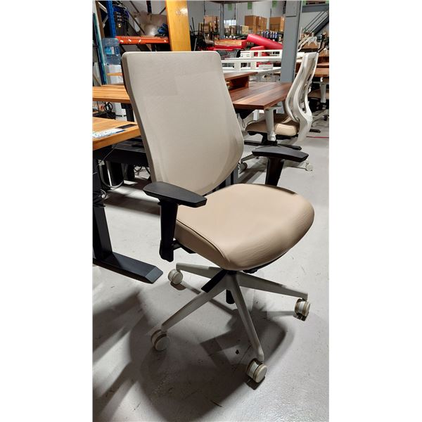 CHAISE DE BUREAU ALLSEATING, ASSISE EN CUIR