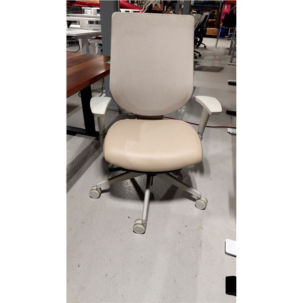 CHAISE DE BUREAU ALLSEATING, ASSISE EN CUIR