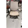 Image 1 : CHAISE DE BUREAU ALLSEATING, ASSISE EN CUIR