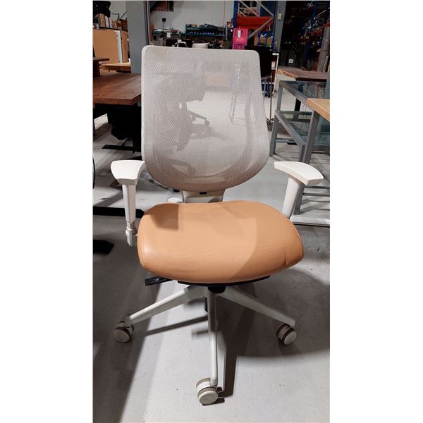 CHAISE DE BUREAU ALLSEATING, ASSISE EN CUIR