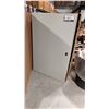 Image 1 : ARMOIRE EN MÉTAL NVENT HOFFMAN, 32 X 16 X 47 1/4 PO