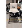 Image 2 : CHAISES HAUTES DE 26,5 PO