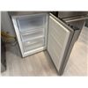Image 5 : New - Fulgor 11.1 cu. ft. Freestanding Bottom-Freezer Refrigerator Model - FM4FBM24SS1 RV: $1,429.00
