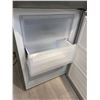 Image 6 : New - Fulgor 11.1 cu. ft. Freestanding Bottom-Freezer Refrigerator Model - FM4FBM24SS1 RV: $1,429.00