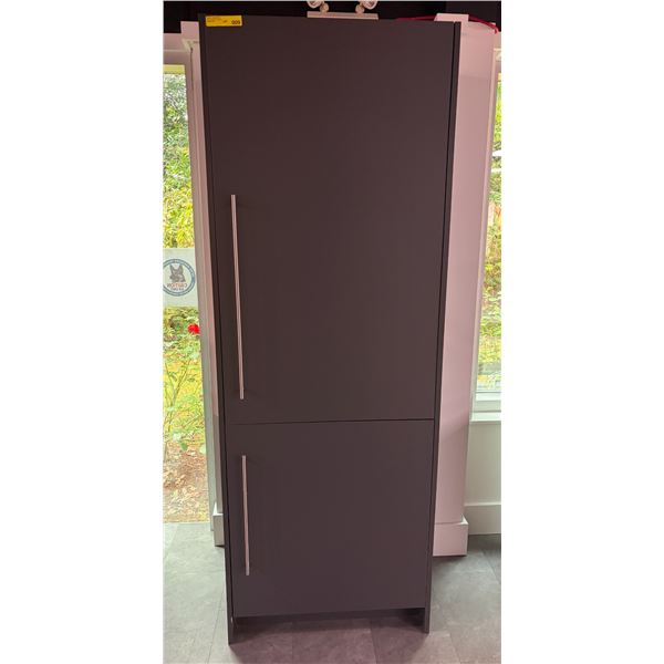 New - Fulgor Milano Refrigerator with Bottom Freezer - FM4BM28FBI-SAMPLE - new sample model