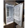Image 2 : Fulgor 9.2 cu.ft. Built-in Bottom-Freezer Refrigerator RV: $1,859.98 Model - FM4BM22FBI - used displ