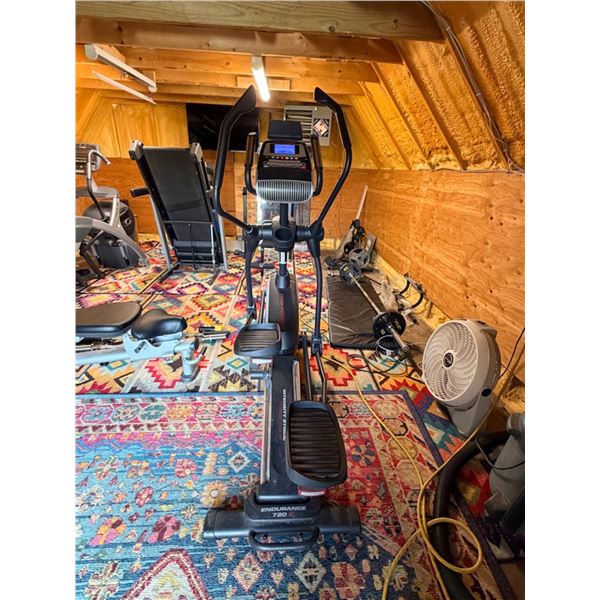 PROFORM ENDURANCE 720 E FRONT-DRIVE ELLIPTICAL MACHINE - WORKS!