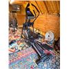 Image 9 : PROFORM ENDURANCE 720 E FRONT-DRIVE ELLIPTICAL MACHINE - WORKS!