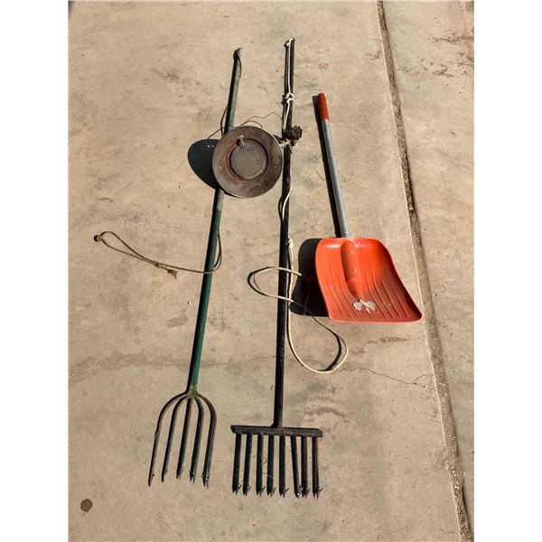 SPEAR FISHING SPEARS AND MISCELLANEOUS