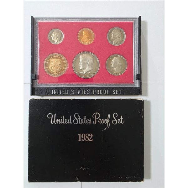 1982 UNITED STATES PROOF SET IN CASE