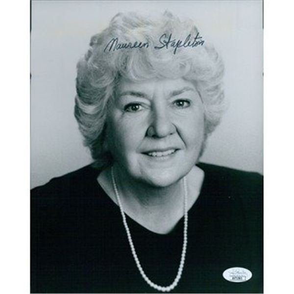 Reds Maureen Stapleton Signed 8x10 Matte Photo JSA Authenticated