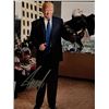 Image 1 : US President Donald Trump signed photo