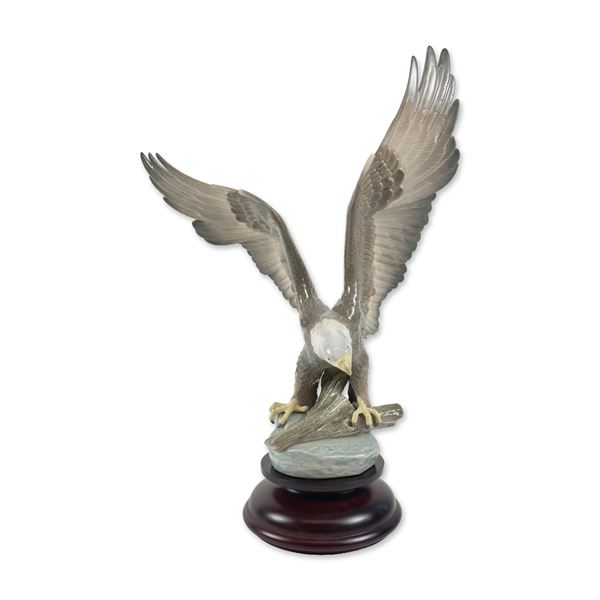 Lladro Liberty Eagle Limited Edition Porcelain Figurine