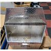 Image 3 : BAILIFF SEIZED: PALLET WITH LIGHTS, JOB BOX & MORE