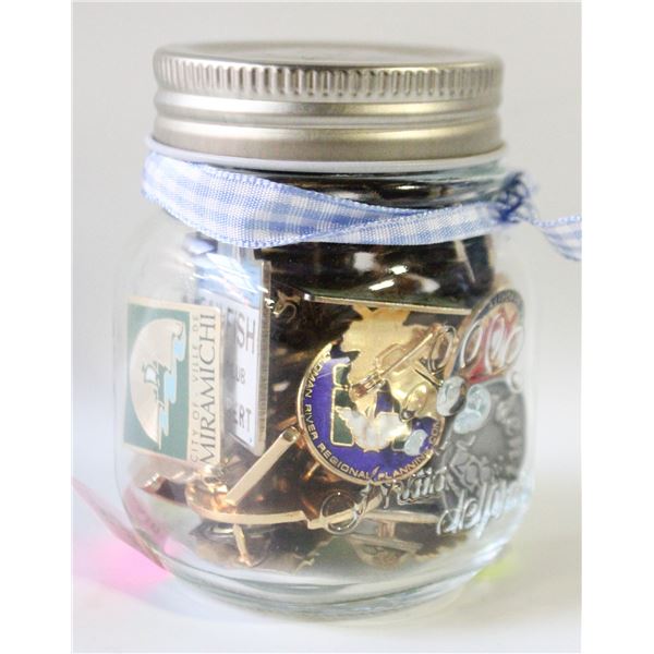 ESTATE GLASS JAR FILLED W/VINTAGE COLLECTOR LAPEL-