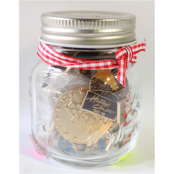 ESTATE GLASS JAR FILLED W/VINTAGE COLLECTOR LAPEL-
