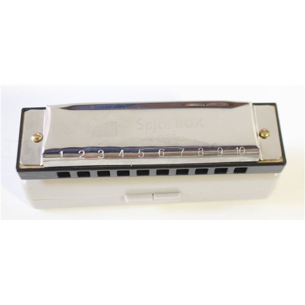 ESTATE SPICE BOX 10 HOLE BLUES HARMONICA IN CASE